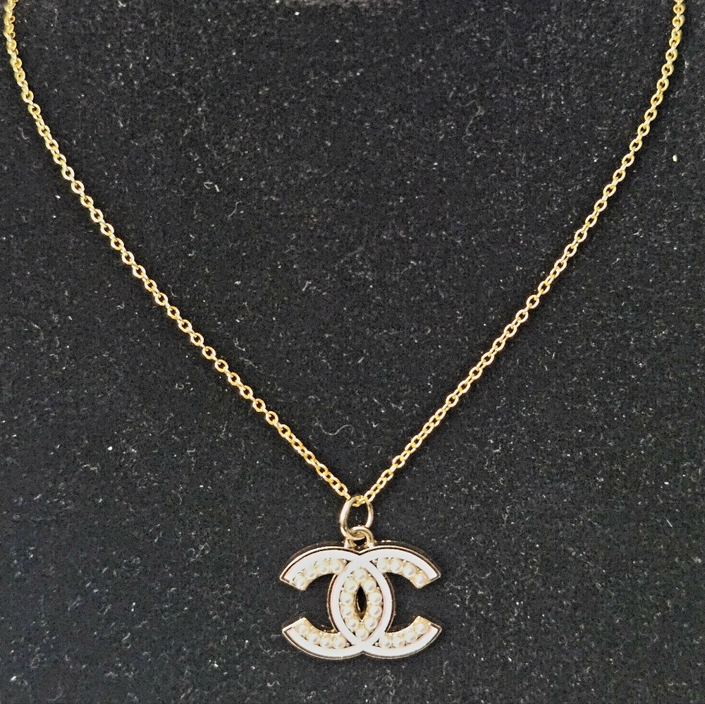 Inspired Charm With Chain - Picture 6 of 8